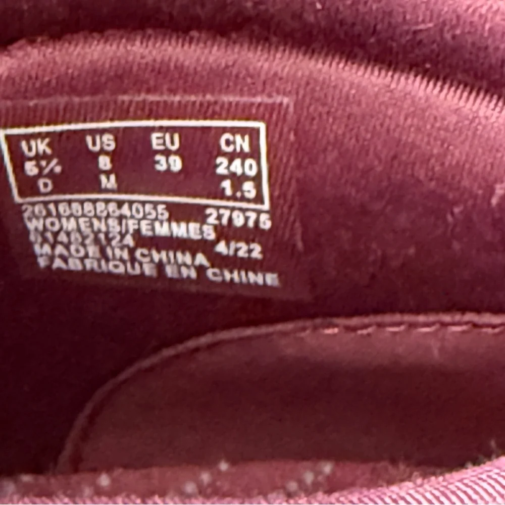 Clarks NWOB  Cloudsteppers Breeze Clover Burgundy Slip-On Booties Floor Sample